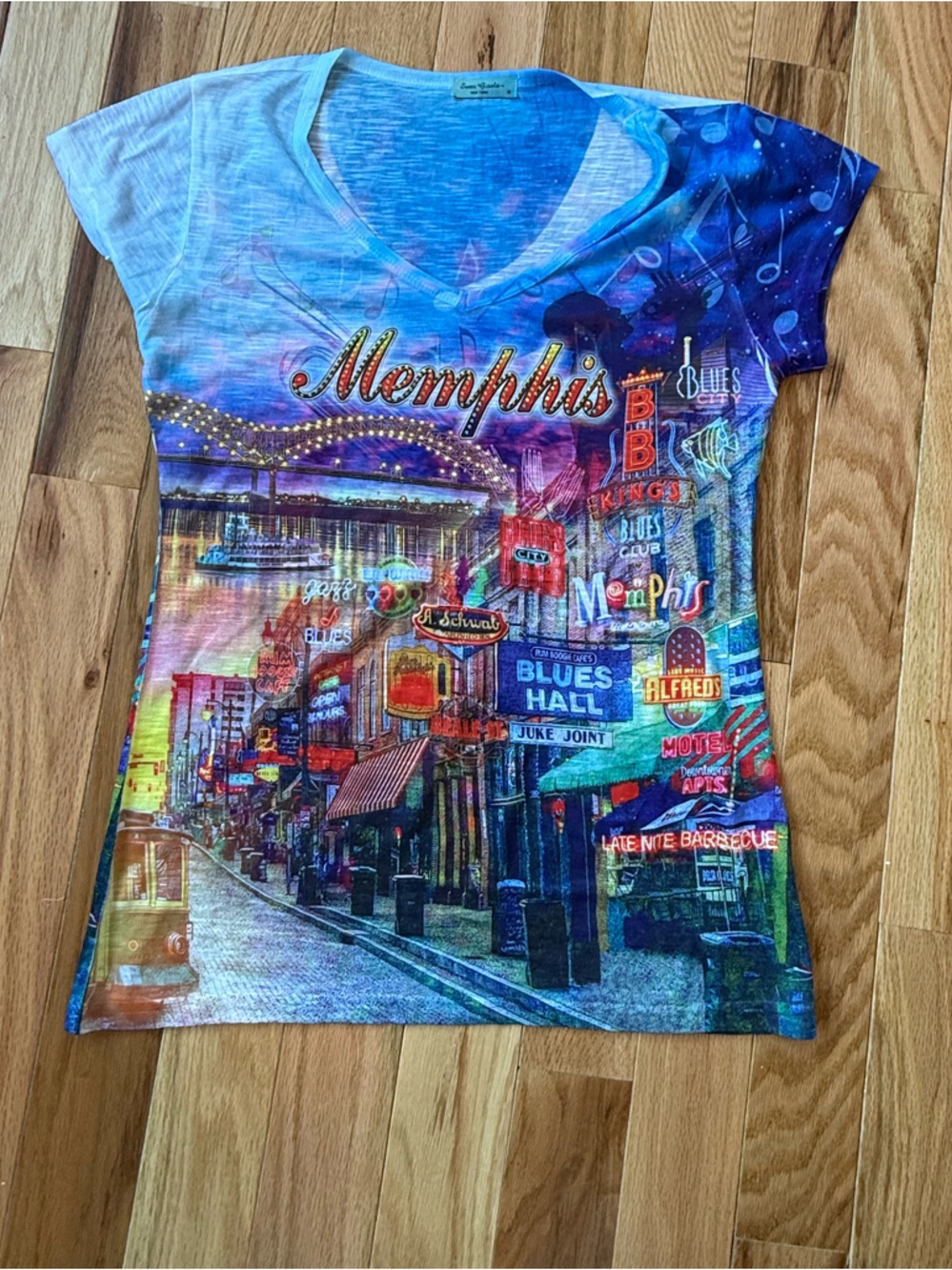 Memphis Graphic V-Neck Tee in Blue Multicolor